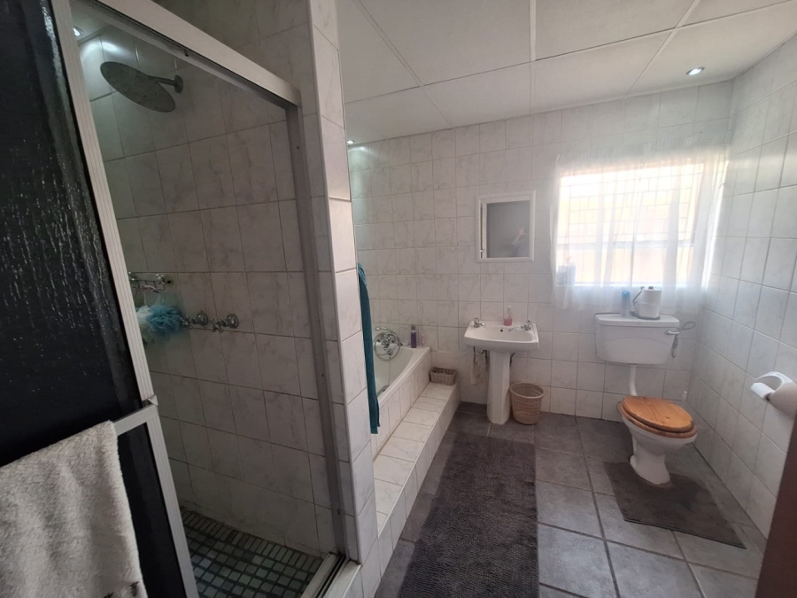 3 Bedroom Property for Sale in Pellissier Free State